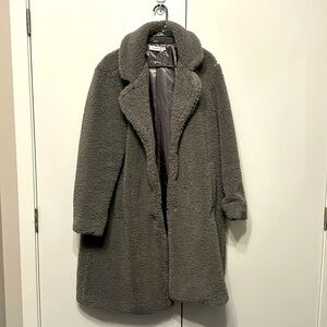 Big puffy comfy grey fluffy long jacket XL woman’s
